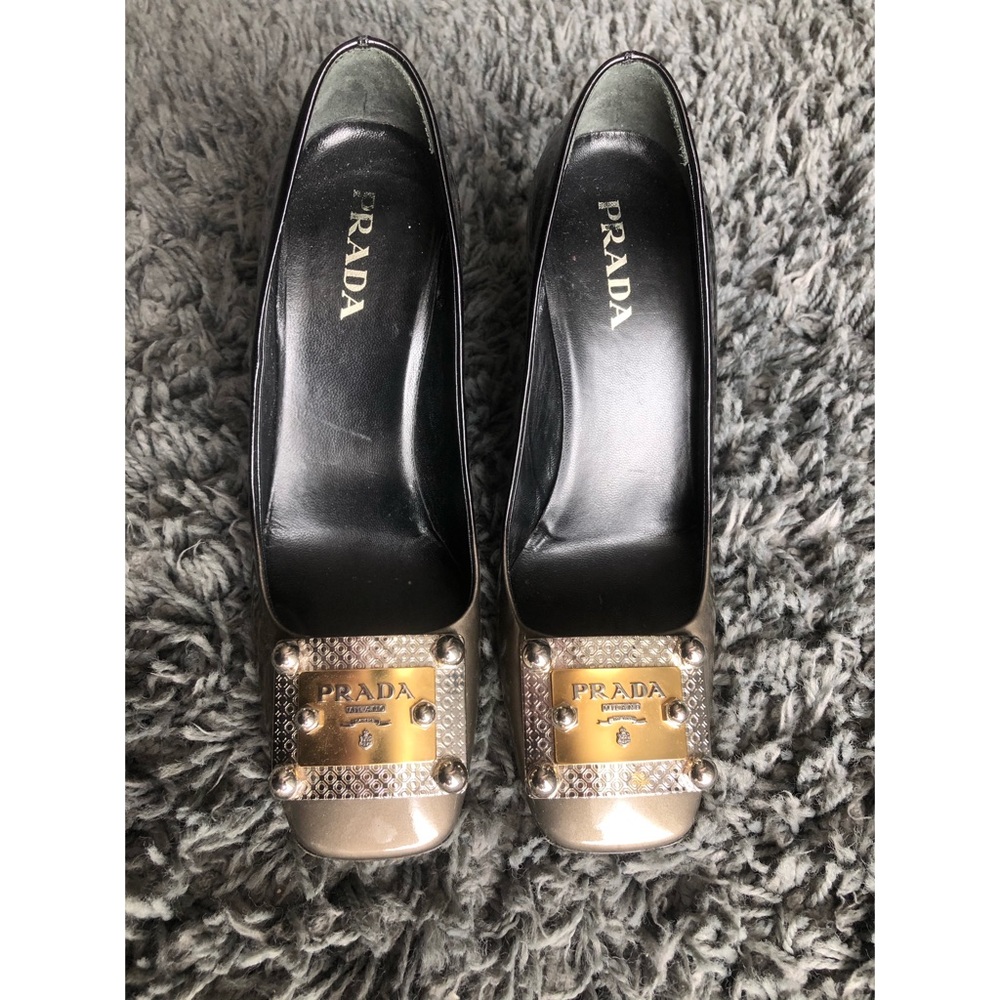 Prada Pumps